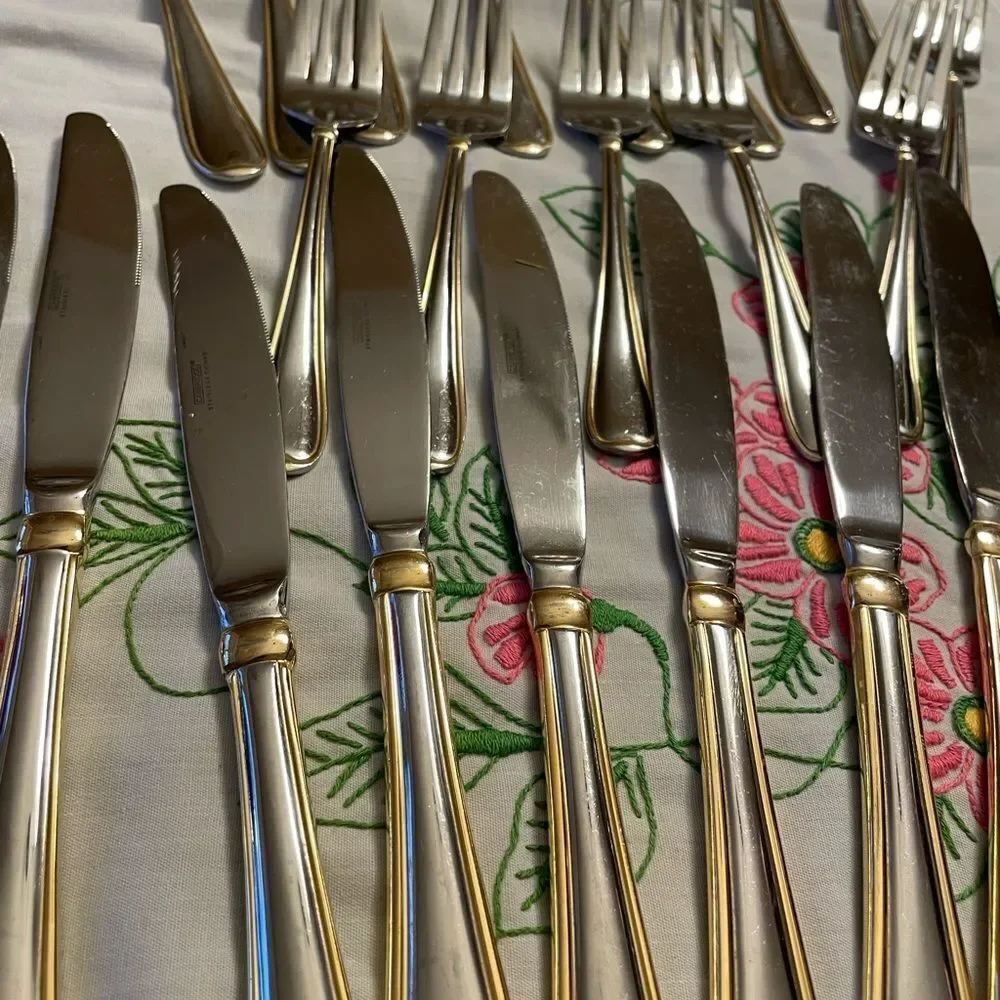 Cambridge 18/10 ALLURE Gold Edged Flatware Set Multiple Pieces & Serving Set